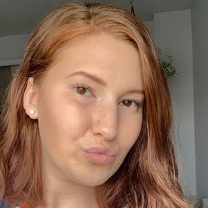 Meet your Posher, Ena